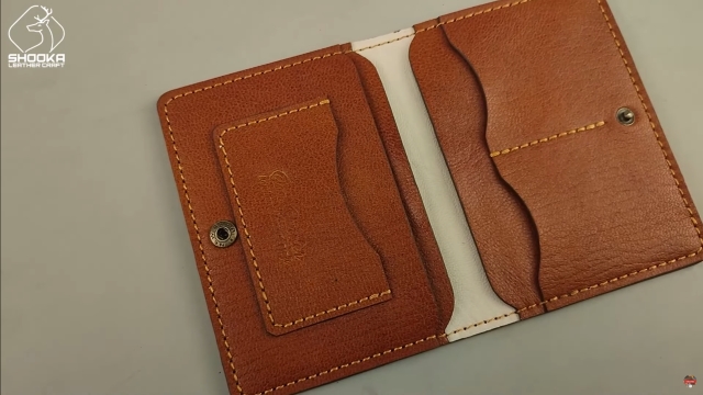 besplatnyj shablon dorozhnyj koshelek bifold s karmanom dlja pasporta ot shooka leather 12afd2a.jpg